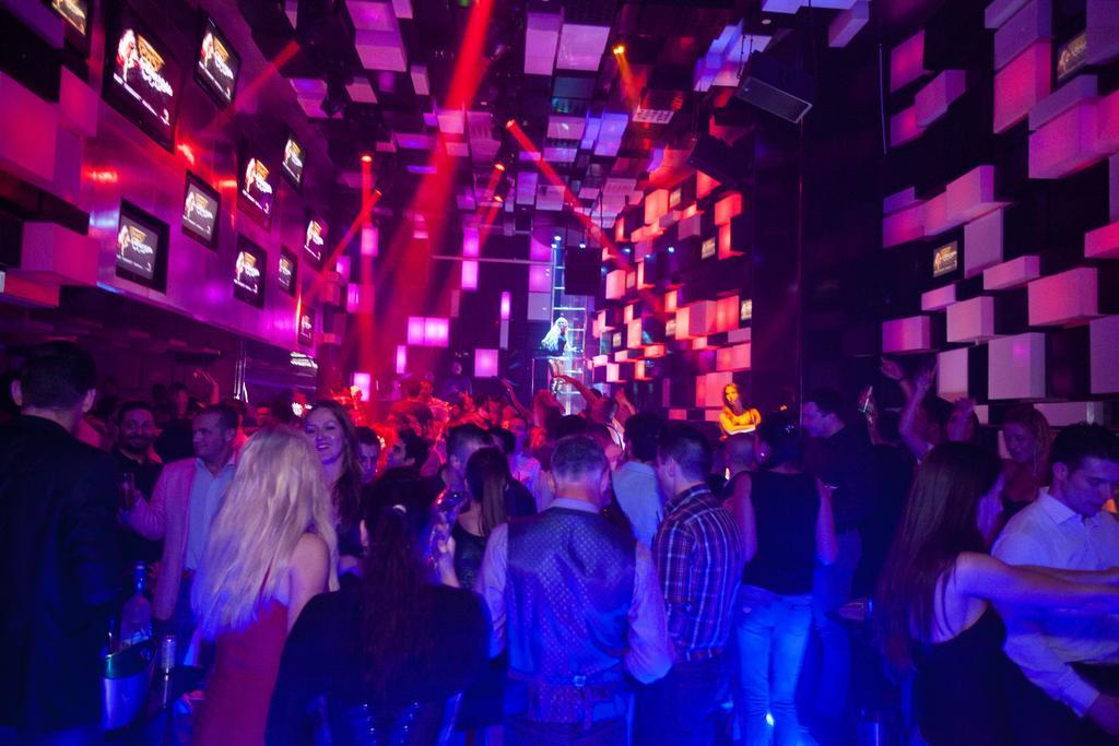 Social Hotel Dubai Bagian luar foto